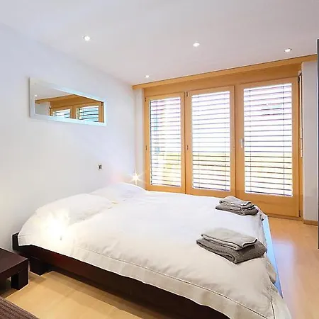 Sleeps 6 Wifi Apartment *